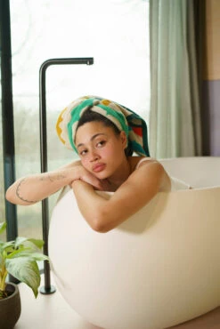 Donna Wilson Mixed Fizz Bath Towel 13 Donna Wilson Mixed Fizz Bath Towel -Donnawilson Shop MixedFizzTowel S4 SS25 Heks LoRes