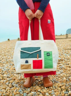 Donna Wilson Large Pocket Patch Cotton Shopper -Donnawilson Shop PocketPatchCottonShopper S1 SS25 Heks LoRes