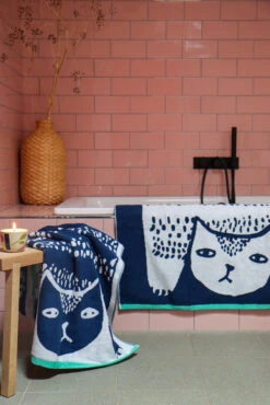 Donna Wilson Cat Bath Towel -Donnawilson Shop Towels Cat Towel Set Donna Wilson copy 2