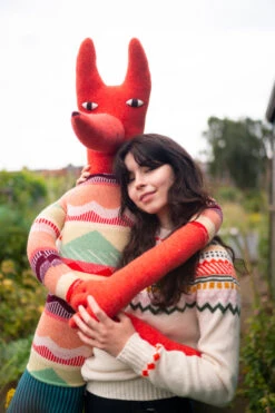 Donna Wilson Ugie Jumper - Chalk -Donnawilson Shop UgieSweaterChalk S1 LoRes SFW