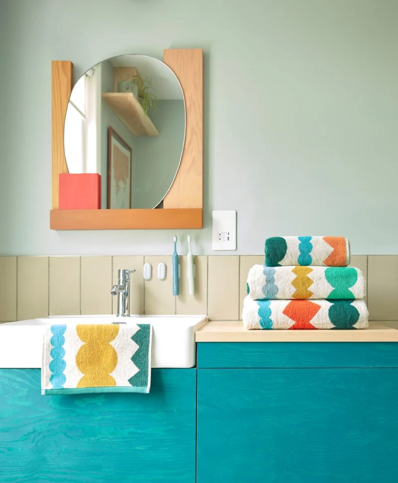 Donna Wilson Mixed Fizz Bath Towel Set 2 Donna Wilson Mixed Fizz Bath Towel Set - Image 2